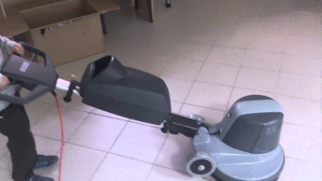 Nilfisk Monospazzola mod. FM 400 L